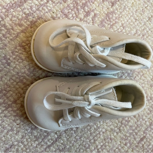 Lot of shoes. Range of different sizes. Some new and never worn. - Picture 12 of 12